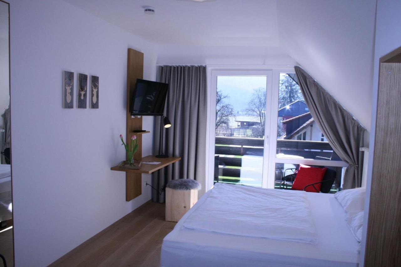 Gasthaus Hirschenstube & Gaestehaus Gehri Waldkirch Phòng bức ảnh